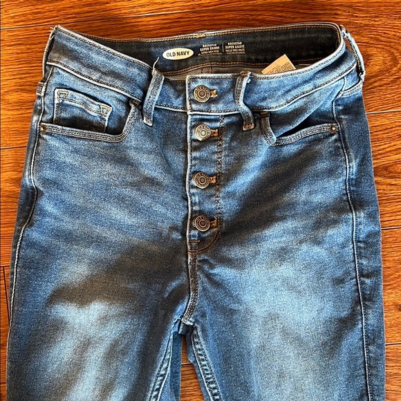 Old Navy Rockstar Super Skinny Extra High Rise Jeans - Picture 2 of 4